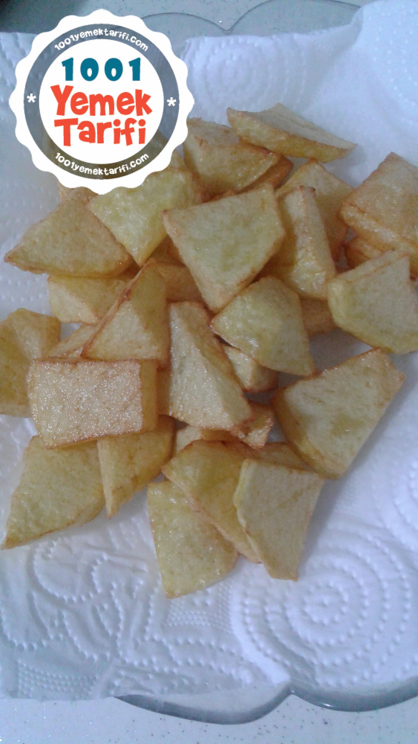 Kıymalı İrmikli Köfte Tarifi (Patates Kızartması Eşliğinde)