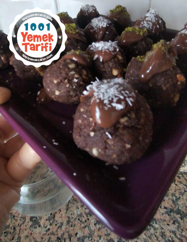 Çikolata kaplı kek topları