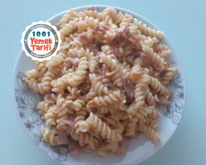 Köri Soslu Ton Balıklı Makarna Tarifi