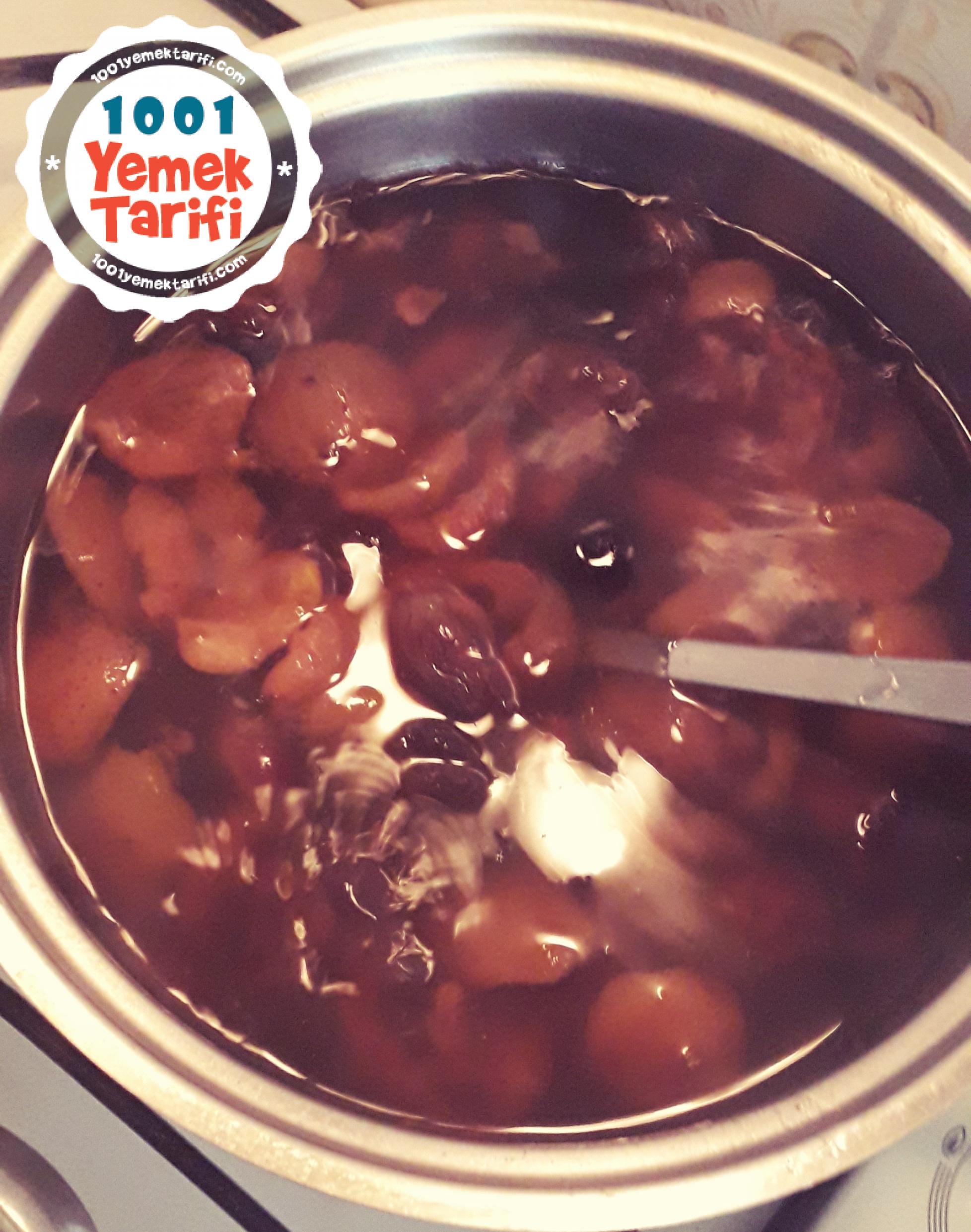 erik ve kayısı Hoşafı tarifi