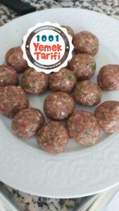 Fırında Güveçte Kaşarlı Köfte