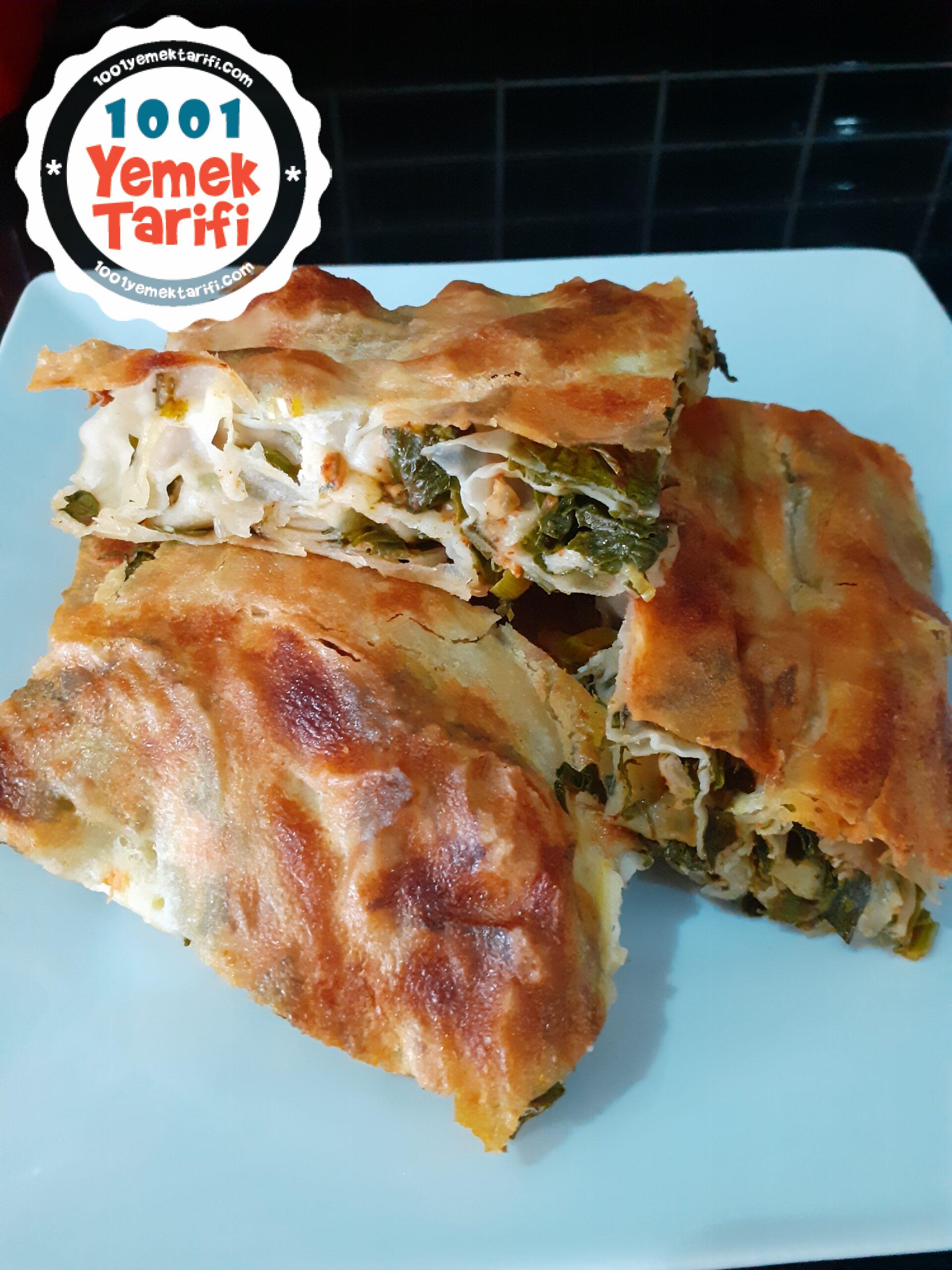 El Açması: Ispanaklı Kol Böreği Tarifi