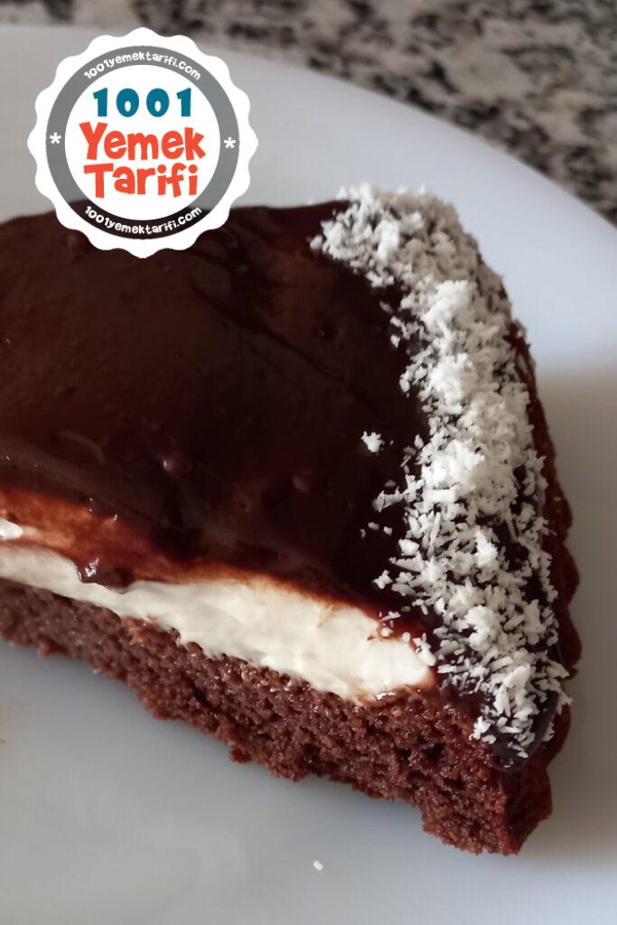 Muhallebili çikolata soslu tart kek