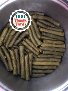 Domates Soslu Yaprak Sarma Tarifi