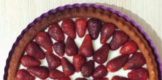 Muhallebili Çilekli Tart Kek Yapımı tarifi nasıl yapılır