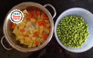 Sebzeli Bezelye Yemeği Tarifi-nasıl yapılır-kolay yapımı