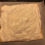 ev yapımı meyveli pasta yapımı-Çilekli ve Muzlu Rulo Pasta Tarifi