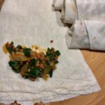 kıymalı börek tarifi-ıspanaklı börek nasıl yapılır-kaç kalori-kolay börek yapımı