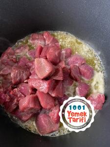 Tas Kebabı Nasıl Yapılır