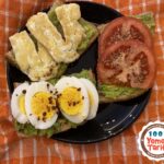 diyet kahvaltı tarifi nasıl yapılır-fit kahvaltı yapımı-avokadolu-peynirli-yumurtalı