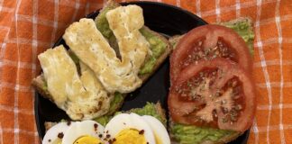 diyet kahvaltı tarifi nasıl yapılır-fit kahvaltı yapımı-avokadolu-peynirli-yumurtalı