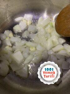 İlikli Ezogelin Çorbası tarifi Nasıl Yapılır yapımı kaç kalori