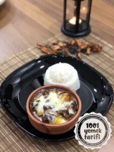 Guvecte Patatesli Kasarli Et Tarifi-nefis kolay ve ev yapimi yemek tarifleri-1001yemektarifi