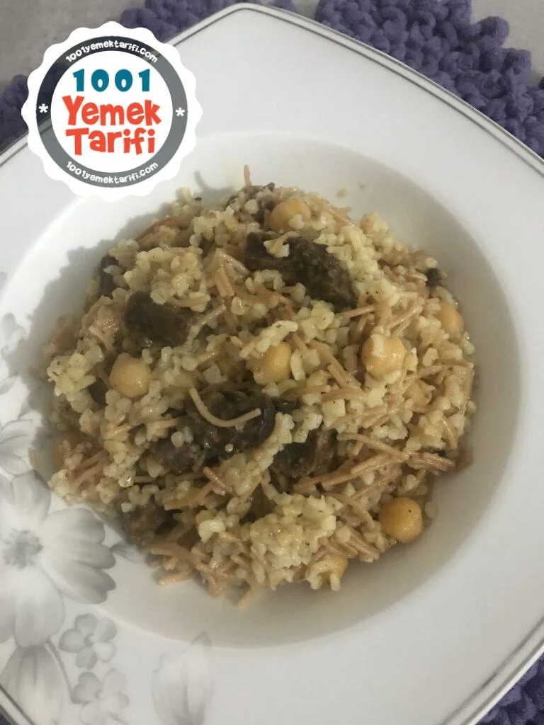 Kavurmalı Nohutlu Bulgur Pilavı