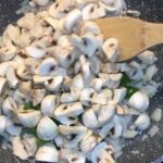 Kremalı Mantarlı Köri Soslu Tavuk Tarifi-nasıl yapılır-kaç kalori-yapımı