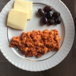 Tavada soslu yumurta