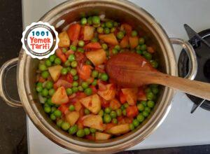 Sebzeli Bezelye Yemeği Tarifi-nasıl yapılır-kolay yapımı