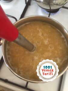 Mercimekleri kaynamaya bırakıyoruz.