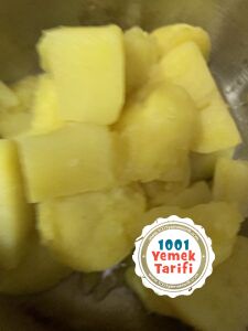 Muskatlı Patates Püresi Yapımı tarifi nasıl yapılır