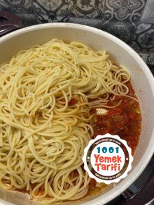 Domates Soslu Makarna