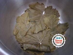 kolay sarma yapımı salça Soslu Yaprak Sarması Tarifi