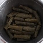 kolay sarma yapımı salça Soslu Yaprak Sarması Tarifi nasıl yapılır
