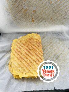 Yulaftan Kahvaltılık Enfes Tost Tarifi
