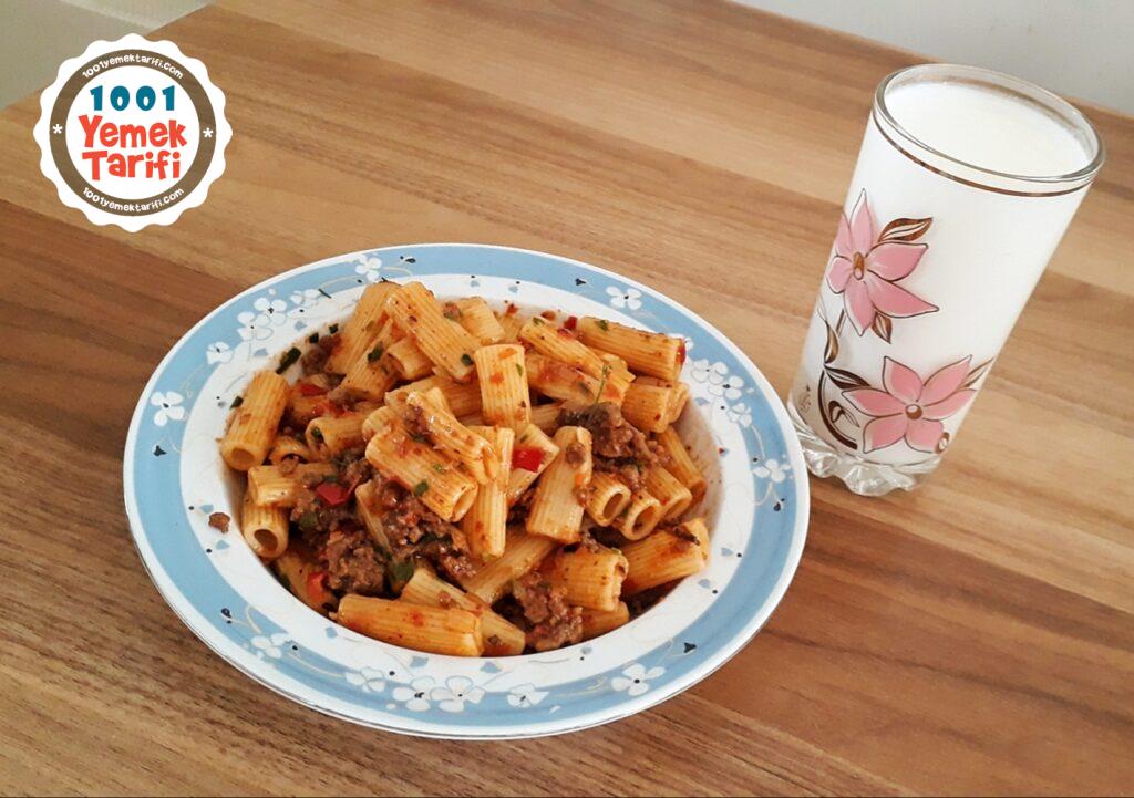 kıymalı makarna tarifi nasıl yapılır kaç kalori-kolay yapımı