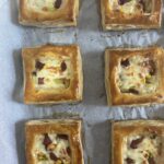 Sucuklu Kaşarlı Milföy Pizza Tarifi