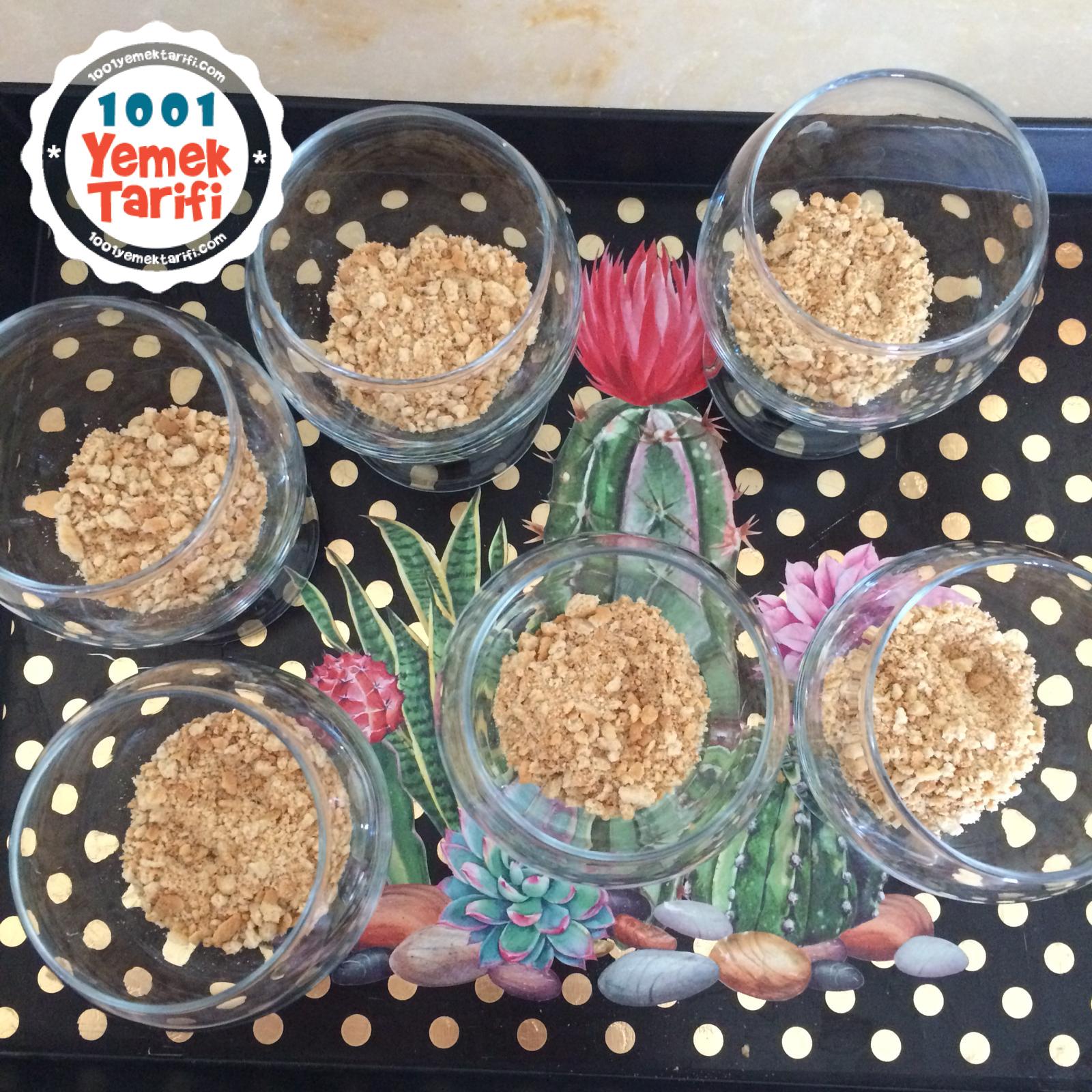 Bisküvili Puding Kupları