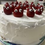 çilekli pasta tarifi-ev yapımı kolay çilekli pasta nasıl yapılır-kaç kalori