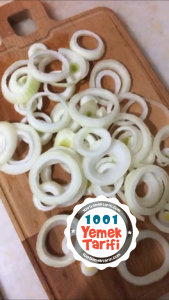 Fırında sağlıklı çıtır soğan halkası