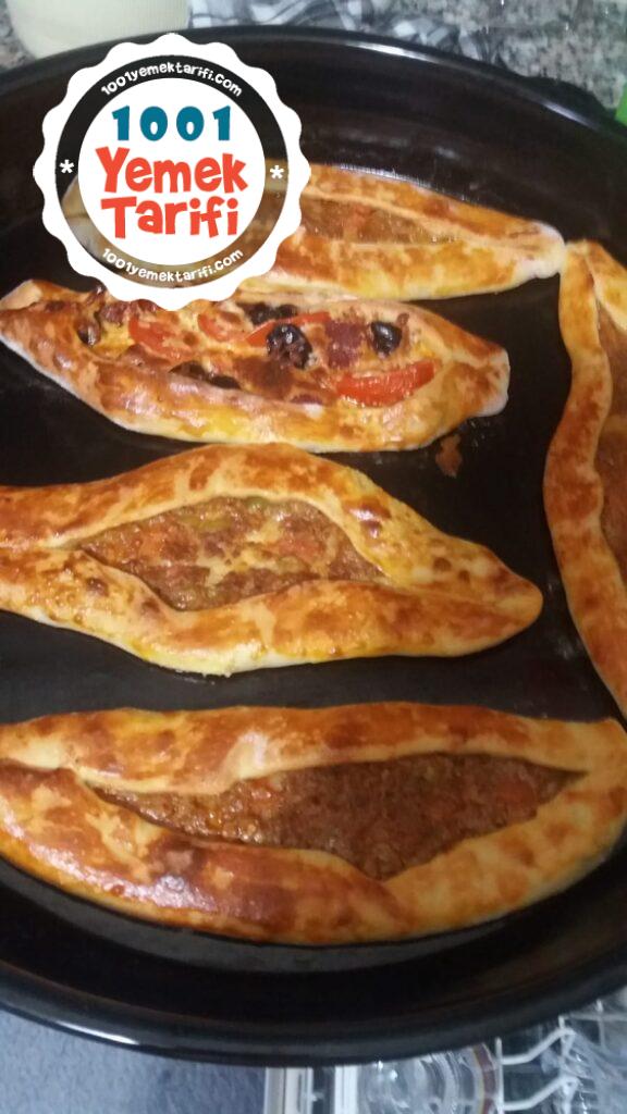 Ev Yapımı Kıymalı Pide Tarifi