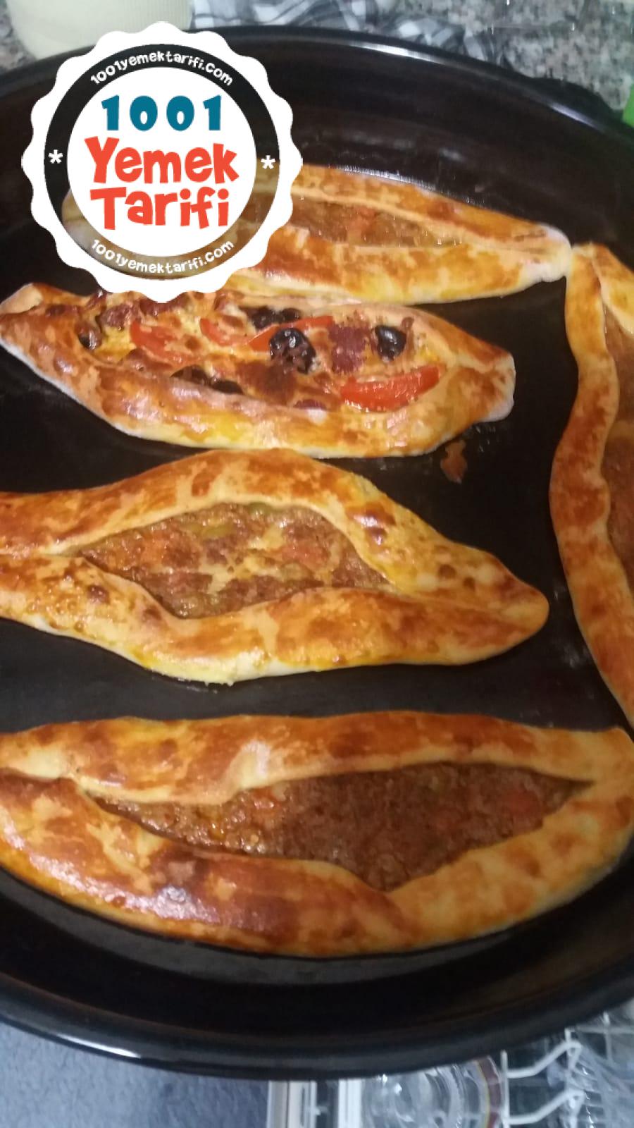Ev Yapımı Kıymalı Pide Tarifi