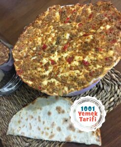 Evde Lahmacun Tarifi nasil yapilir-lahmacun yapimi-ev yapimi tavada lahmacun-kac kalori-1001yemektarifi