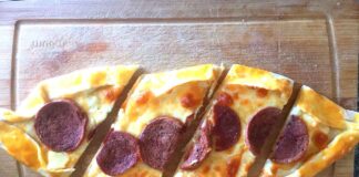 Evde kasarli Sucuklu Pide Tarifi-nasil yapilir-kac kalori-yapimi-1001yemektarifi-kolay