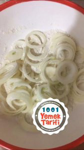 Fırında sağlıklı çıtır soğan halkası