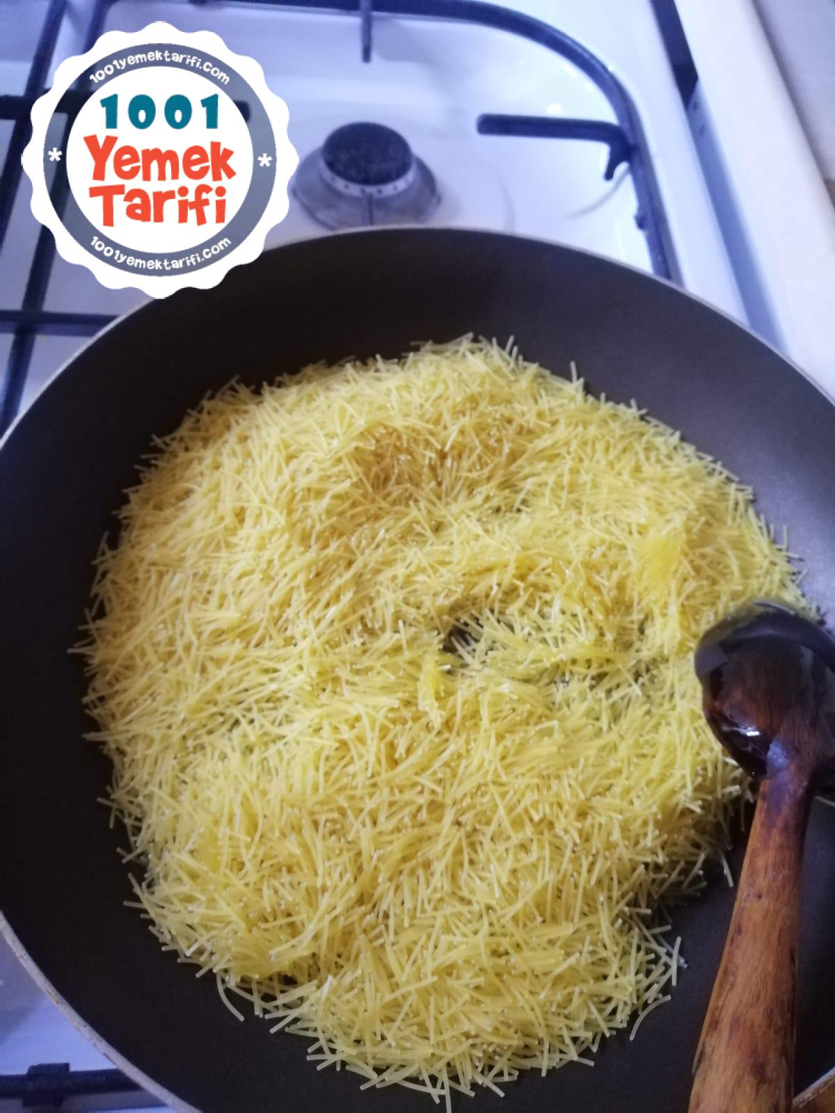 Tavuklu Tel Şehriye Salatası