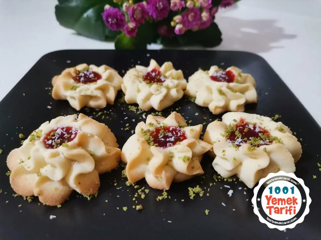 Pastane kurabiyesinden daha lezzetli marmelatlı kurabiye
