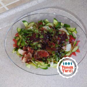Yaz Salatası tarifi-Nasıl Yapılır-kaç kalori