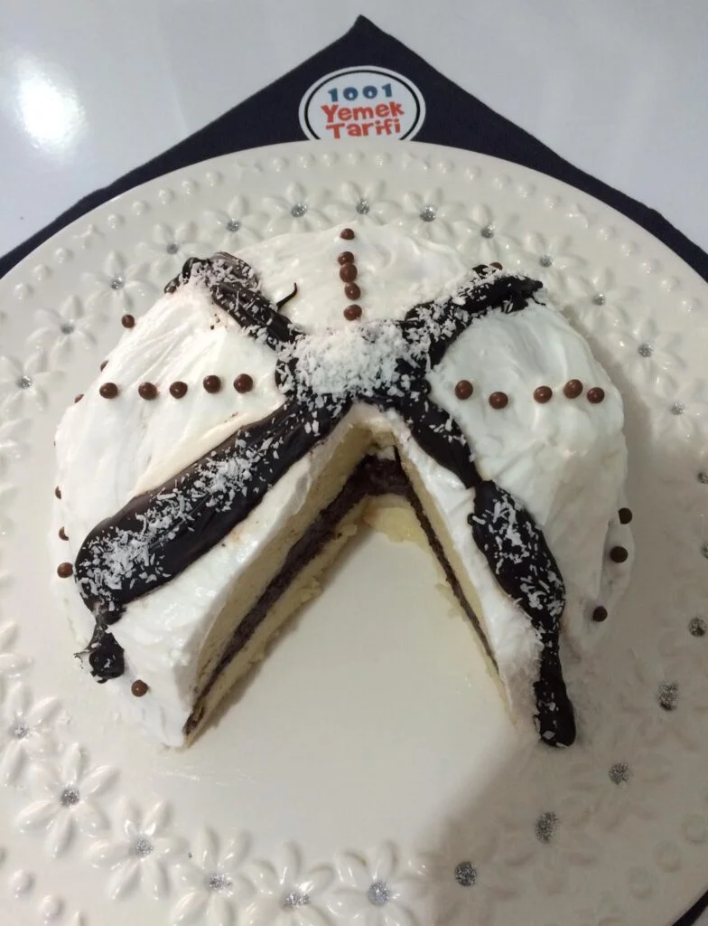 Sütlü İrmikli Pasta Tarifi
