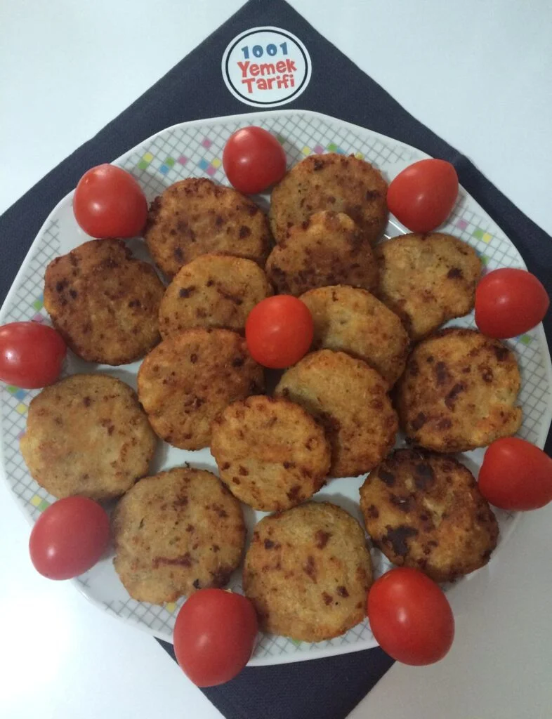 Bayat Ekmek Köftesi nasıl yapılır