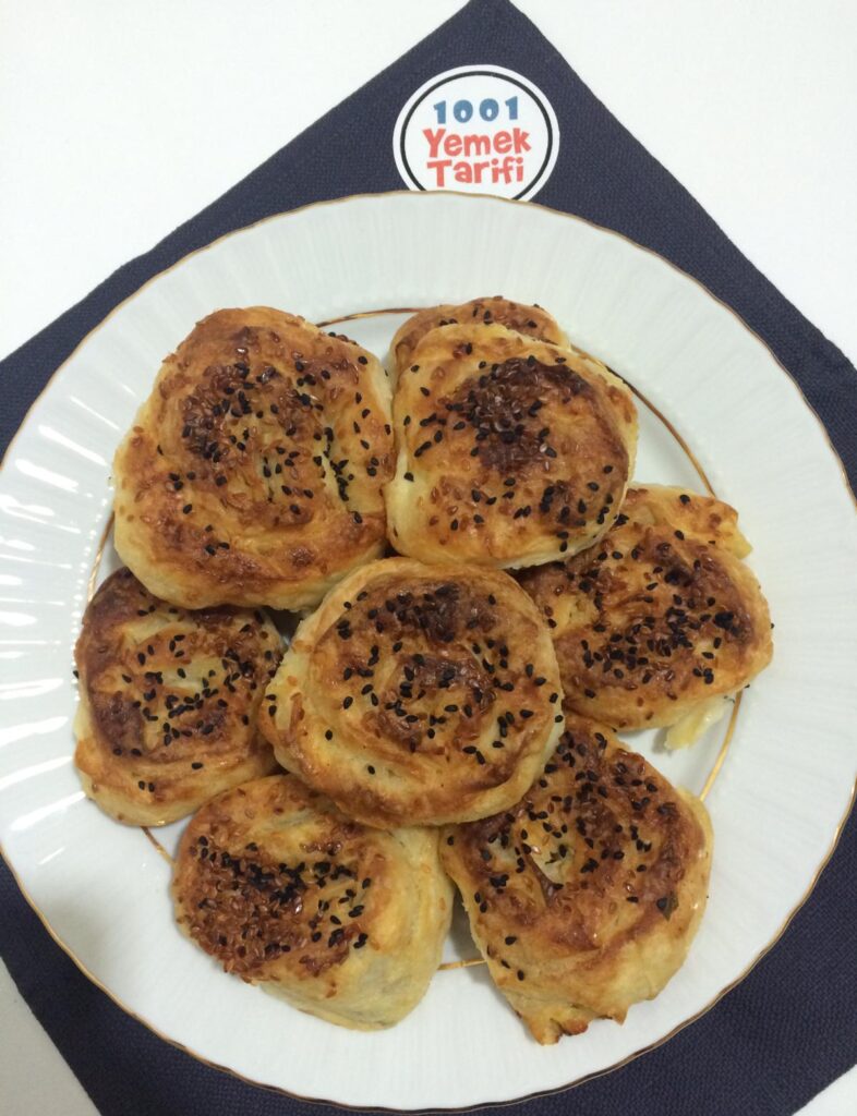 Peynirli Gül Böreği Tarifi