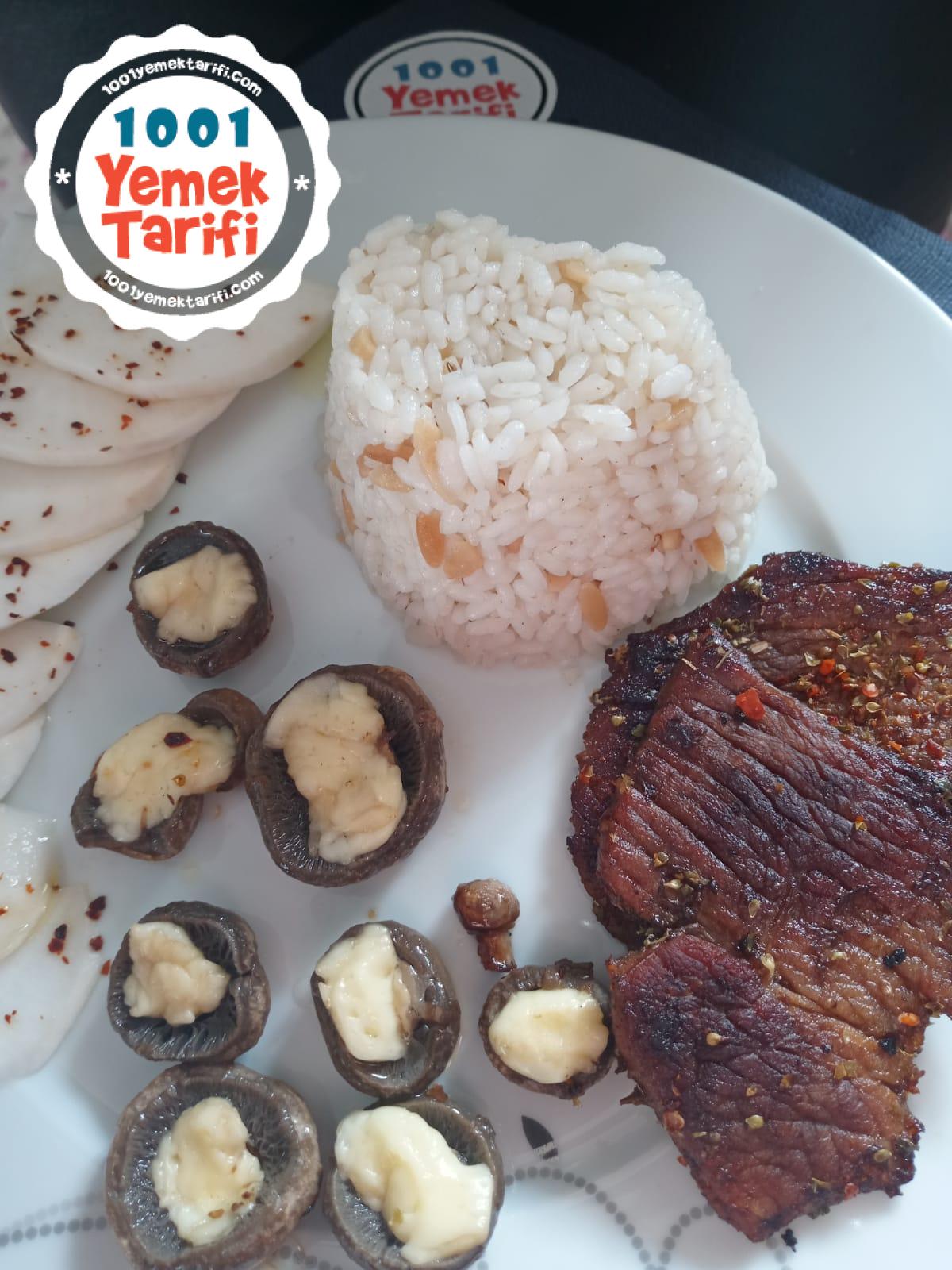 Nefis Biftek ve Kaşarlı Mantar Tarifi