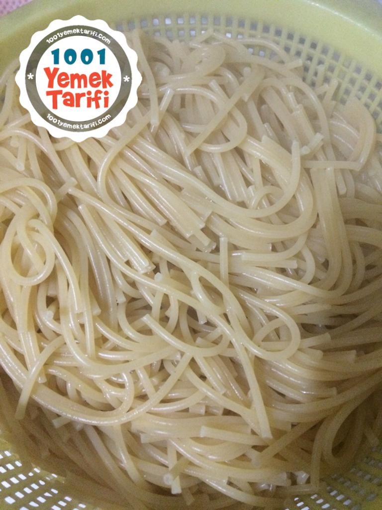 TAVUKLU SPAGETTİ TARİFİ
