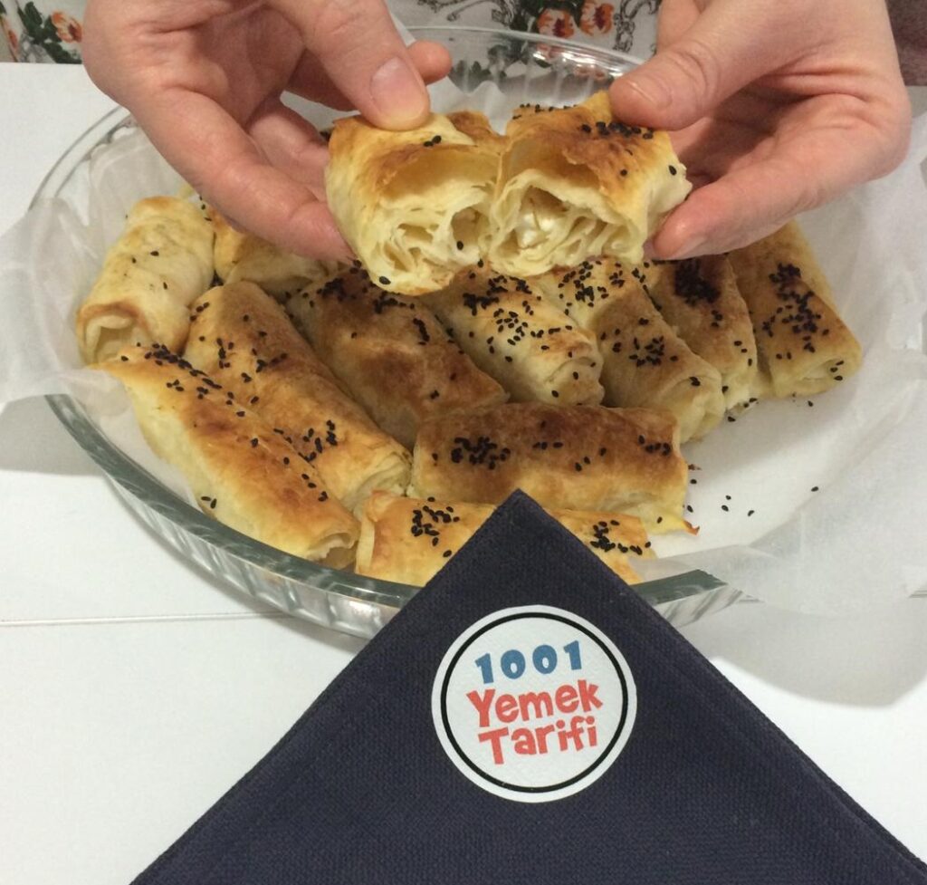 Hazır Yufkalı Peynirli Sarma böreği Tarifi