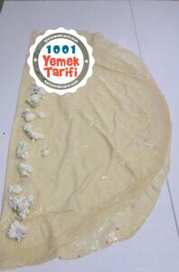 Hazır Yufkadan Peynirli Börek
