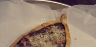 Kaşarlı Kıymalı Ev Pidesi