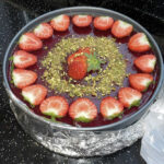 ÇİLEKLİ CHEESECAKE TARİFİ