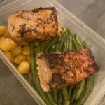 Somon Balığı Yanında Mini Patates ve Taze Fasulye